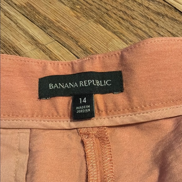 Banana Republic Orange Bermuda Shorts Tailored Design - Picture 2 of 15